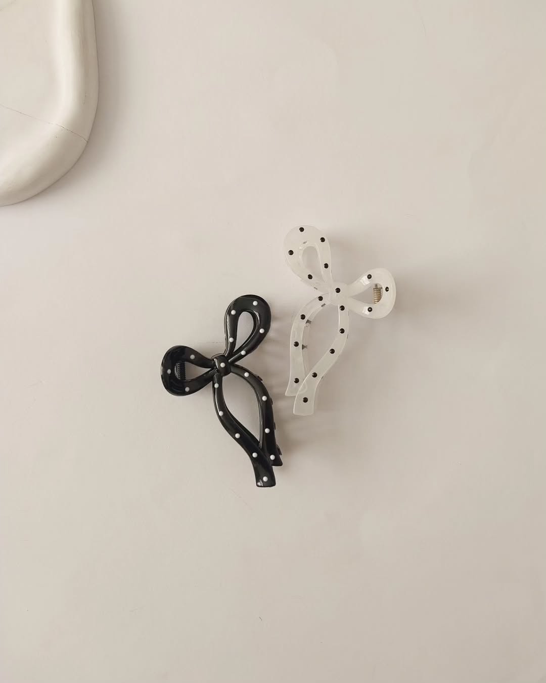 کلیپس پاپیونی خال دار